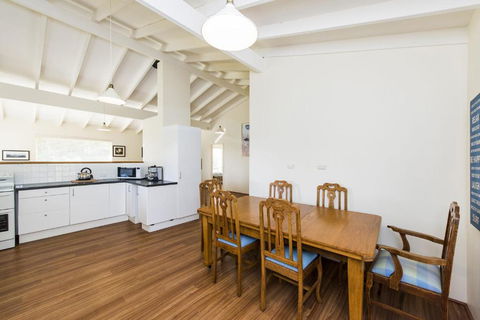 Sheoak On Wedge - Well Appointed Property Close To Beach - 1 Gold Coast 2