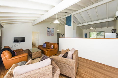 Sheoak On Wedge - Well Appointed Property Close To Beach - 1 Gold Coast 3