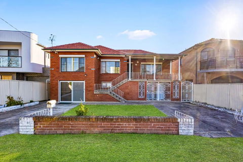 Spacious Upper House For You - Gold Coast 4U 0