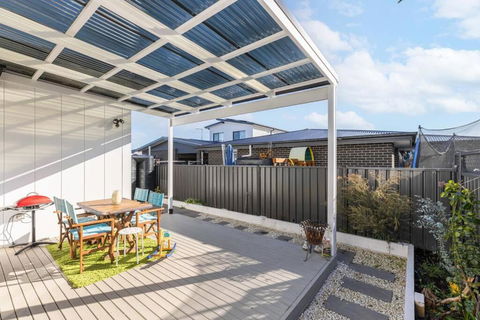 Spacious Urban Oasis In Throsby Canberra - Accommodation Gold Coast 1