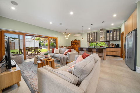 Stanley Stay - Adelaide 3 Bdrm, Central Location, WiFi - Gold Coast 4U 0