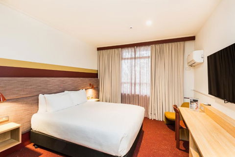Statesman Hotel - Accommodation Gold Coast 1