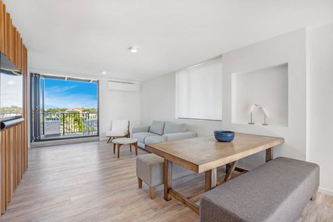 TARA5- UNWIND IN LUXURY - Accommodation Gold Coast 0