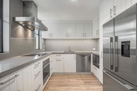 TARA5- UNWIND IN LUXURY - Accommodation Gold Coast 2