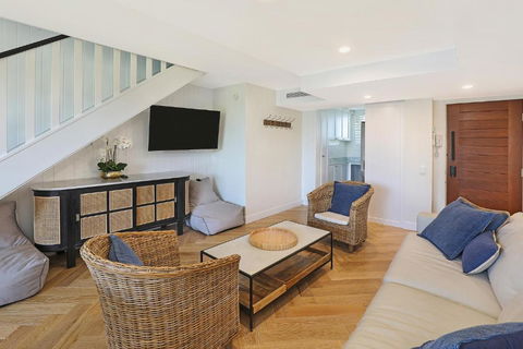 TARA7- On Trend At Taranaki - Accommodation Gold Coast 3