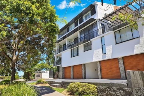 TARA7- On Trend At Taranaki - Accommodation Gold Coast 1