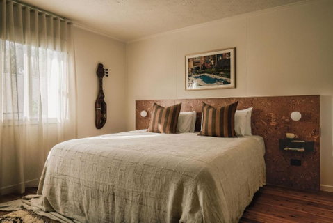 The Cheshire Cat Boutique Motel - Accommodation Gold Coast 2