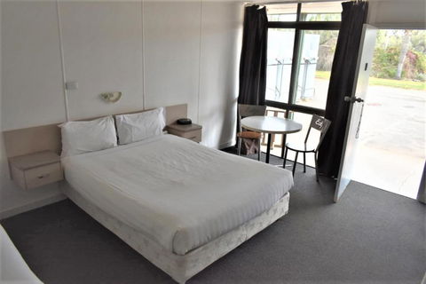 The Edge Motel - 1 Gold Coast 0