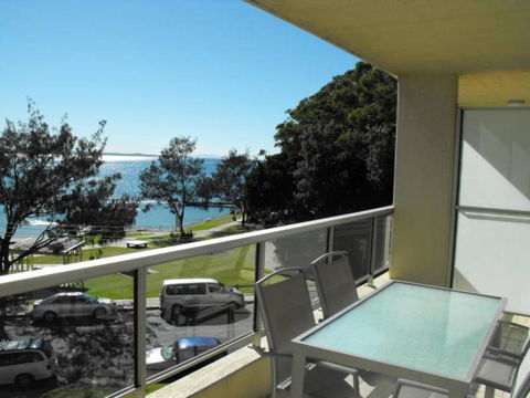 Beachpoint, Unit 202, 28 North Street - Gold Coast 4U 3