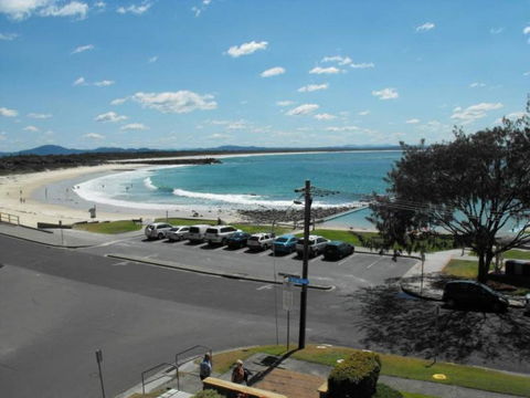 Beachpoint, Unit 202, 28 North Street - Gold Coast 4U 1