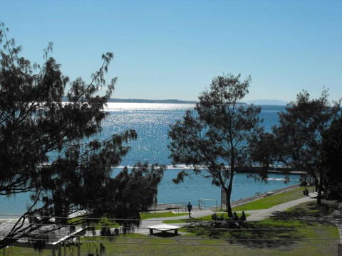 Beachpoint, Unit 202, 28 North Street - Gold Coast 4U 2