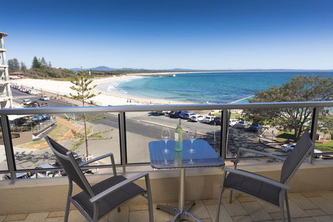 Beachpoint, Unit 303, 28 North Street - Gold Coast 4U 0