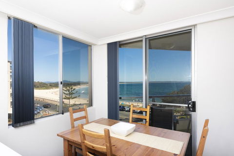 Beachpoint, Unit 303, 28 North Street - Gold Coast 4U 3