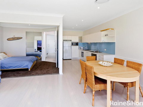 Beachside Bungalow #4 - 4/139 Avoca Drive, Avoca Beach - Accommodation Gold Coast 3