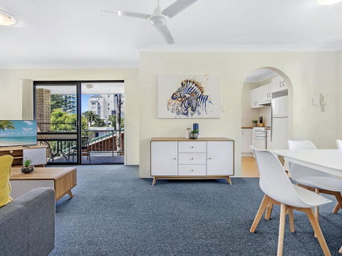 Beachside Delight Near Convention Centre - Accommodation Gold Coast 3