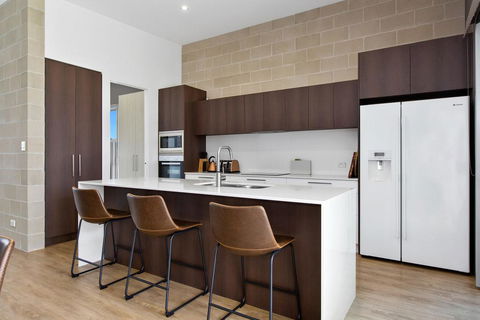 BEACHSIDE HAVEN - Accommodation Gold Coast 3