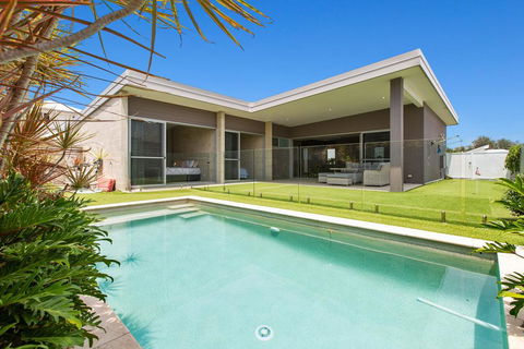 BEACHSIDE HAVEN - Accommodation Gold Coast 0