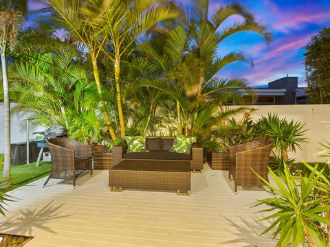 Beachside Holiday Escape - Accommodation Gold Coast 1