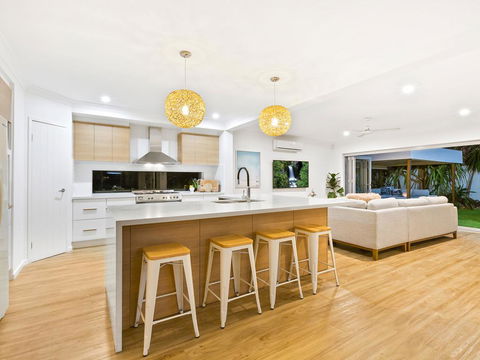 Beachside Holiday Escape - Accommodation Gold Coast 2