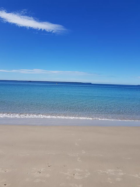 Beachside Husky Waterfront Cabin - Accommodation Gold Coast 3