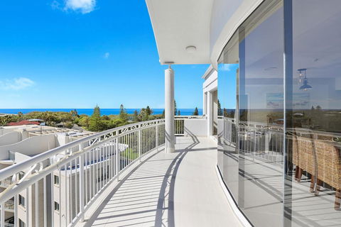Beachside Resort Kawana Waters - Accommodation Gold Coast 2