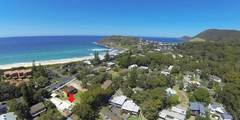 BEACHSIDE VILLA 2 - Gold Coast 4U 2