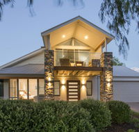 Beachstone - Stylish Spacious Home Opposite Beach and Close to Town - Gold Coast 4U