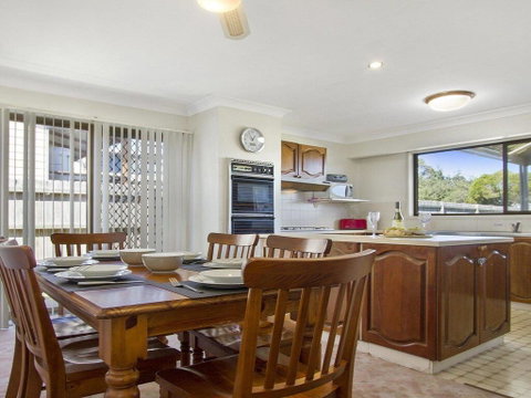 Beachway - Beach Access At End Of Street - Accommodation Gold Coast 2