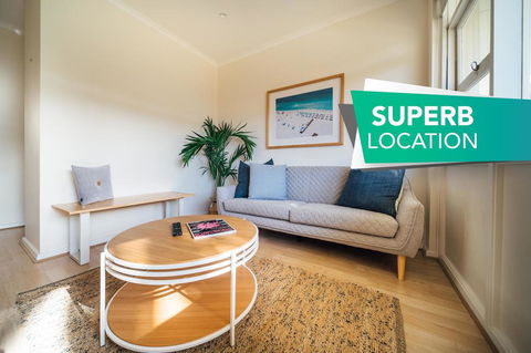 Beachy Keen On Moseley - Wifi - Netflix - Pool - Spa - Accommodation Gold Coast 0
