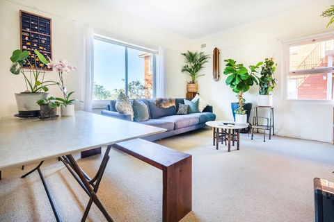Beautiful Beach Home In Superb Location - Gold Coast 4U 1
