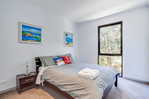 Beautiful Beachfront Apartment At Capel Sound - Accommodation Gold Coast 3