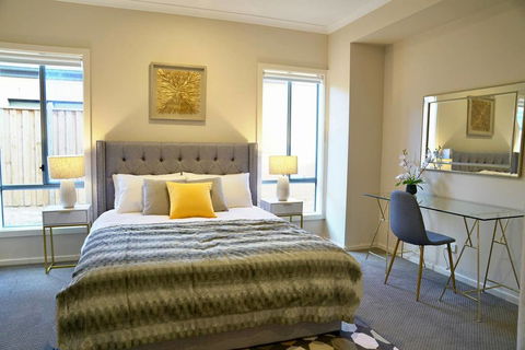 Beautiful House In Melbourne Southwest - Accommodation Gold Coast 0