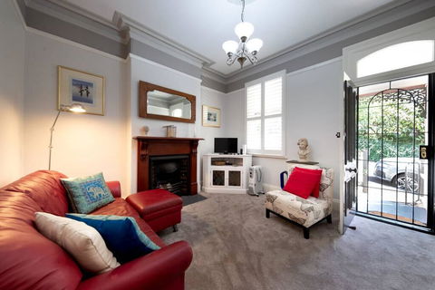 Beautiful Modern Historic Home Near Sydney Harbour - Gold Coast 4U 1