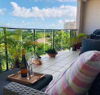 Beautiful spacious city apartment with views out to the Arafura Sea - Accommodation Gold Coast