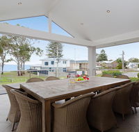 Beauty and the Beach' 88 Foreshore Drive - large home with WIFI  water views - Gold Coast 4U