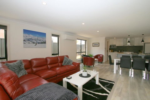 Bedrock - 11 Twynam Street, Jindabyne - Accommodation Gold Coast 3