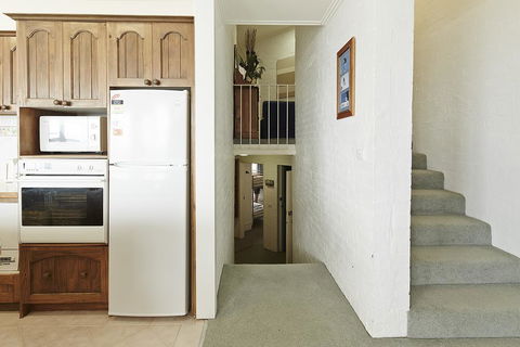 Beehive 14 - Accommodation Gold Coast 1