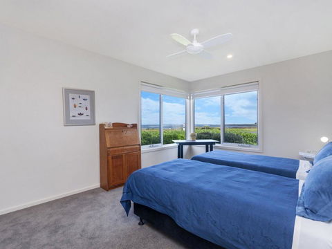 Bees Dacha - Gold Coast 4U 2