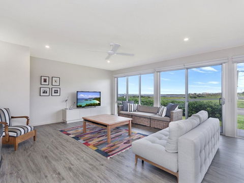 Bees Dacha - Gold Coast 4U 0