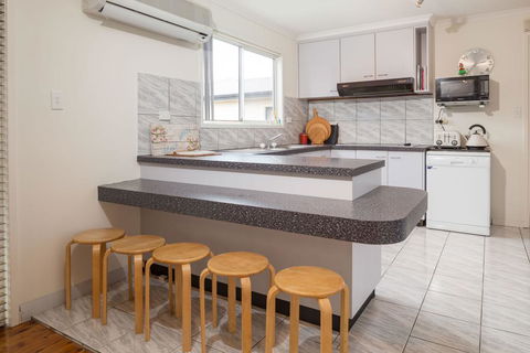 Belbowrie Beach House - Gold Coast 4U 3