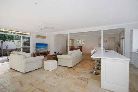 Bella House - Accommodation Gold Coast 1