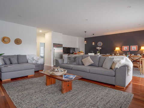 Bella K - Style, Comfort And Location - Accommodation Gold Coast 1