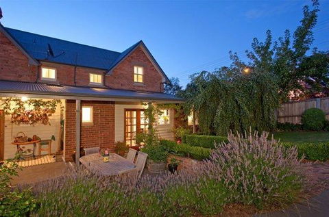 Bellerive House - Accommodation Gold Coast 0