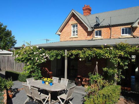 Bellerive House - Accommodation Gold Coast 2