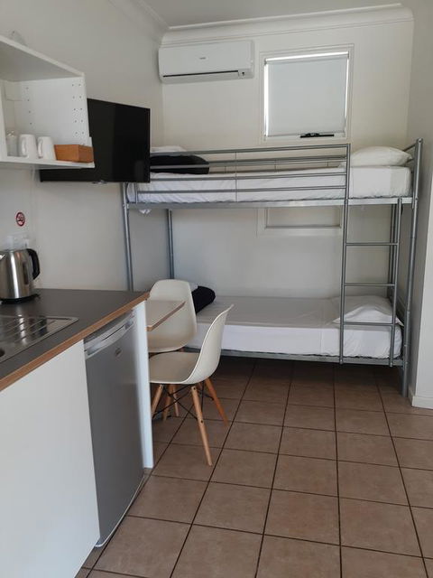Belmont Palms Motel - Gold Coast 4U 2