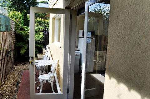 Belton Apartments - The Studio - Accommodation Gold Coast 2