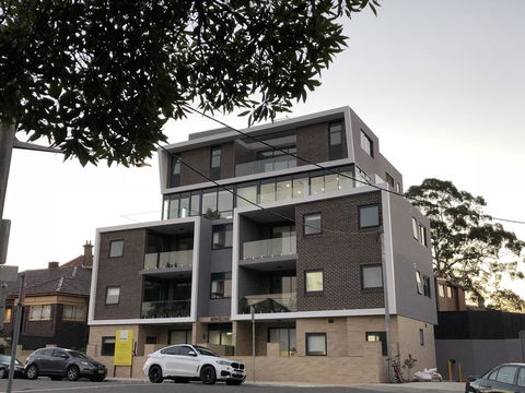 Benalong Apartment - At Gladesville - Gold Coast 4U 0
