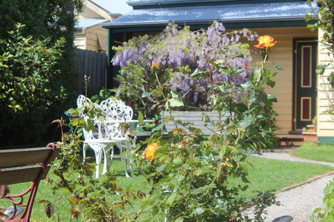 Benambra Bed & Breakfast - Gold Coast 4U 0