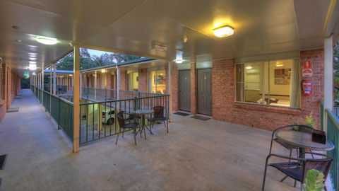 Bent Street Motor Inn - Gold Coast 4U 1