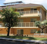 Bentley 3 - North Street - Gold Coast 4U